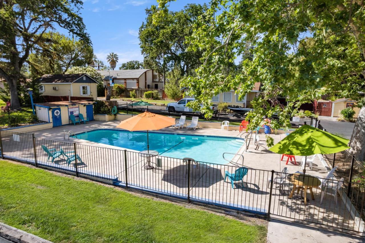 Skylark Shores