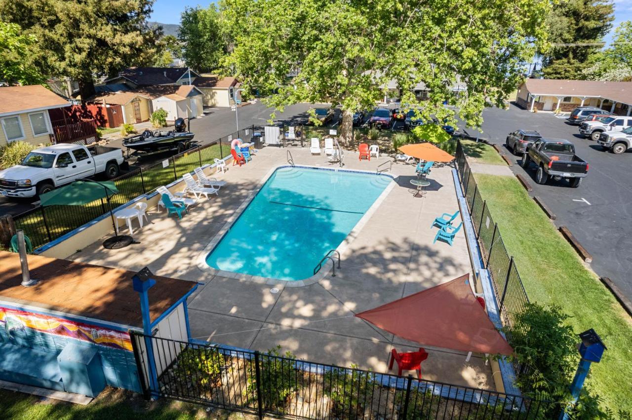 Skylark Shores Hotel 4*