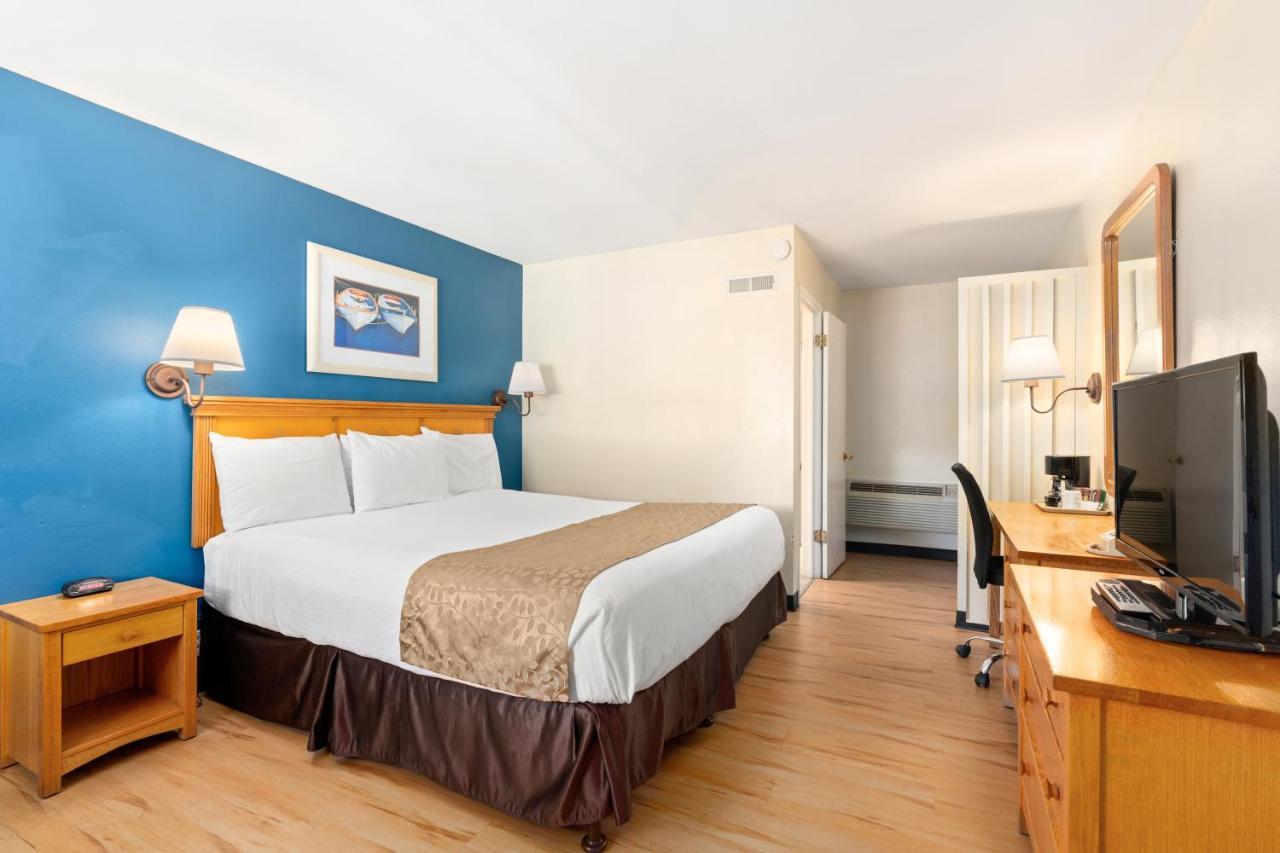 Hotel Skylark Shores