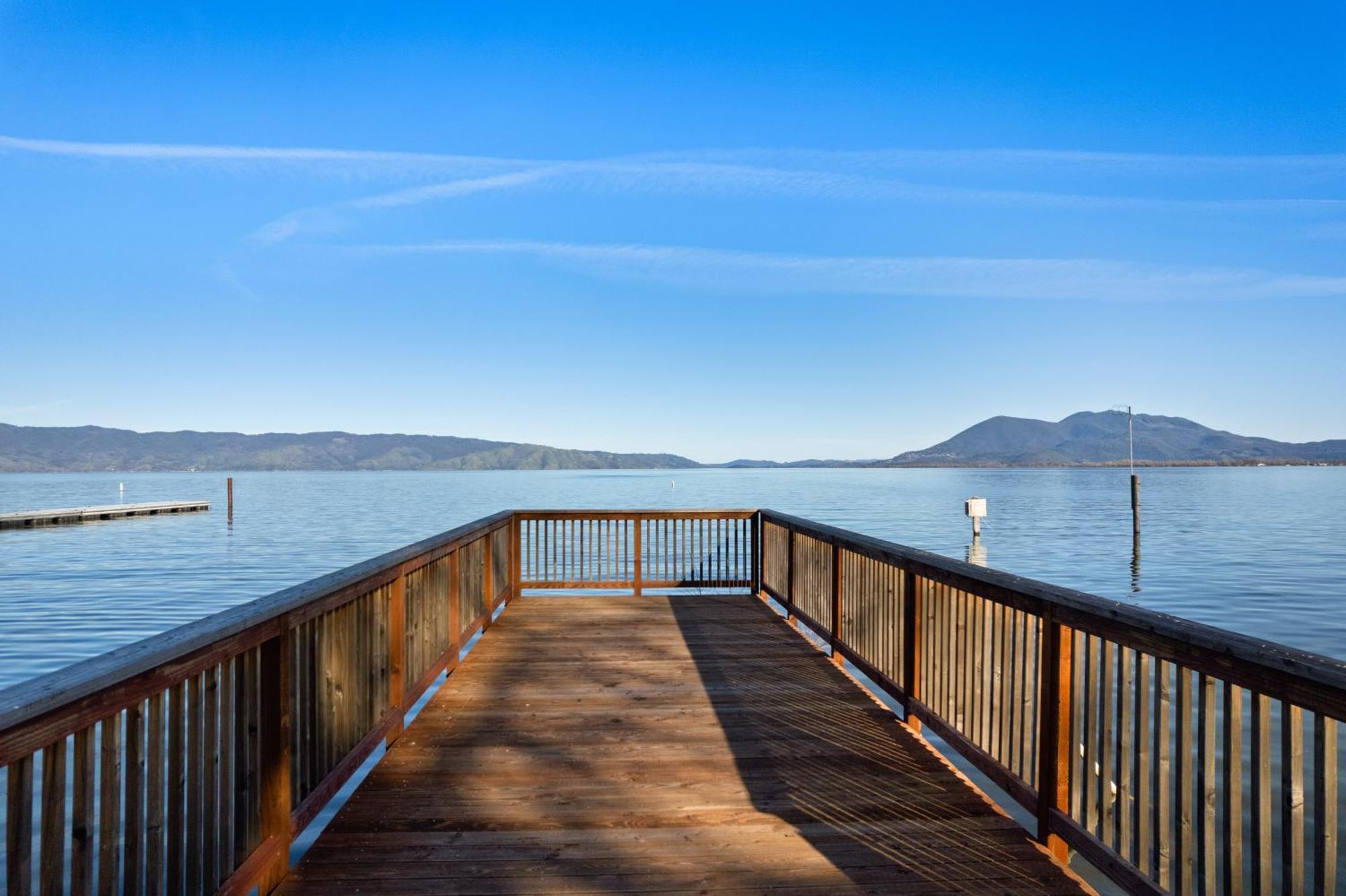 Hotel Skylark Shores Lakeport