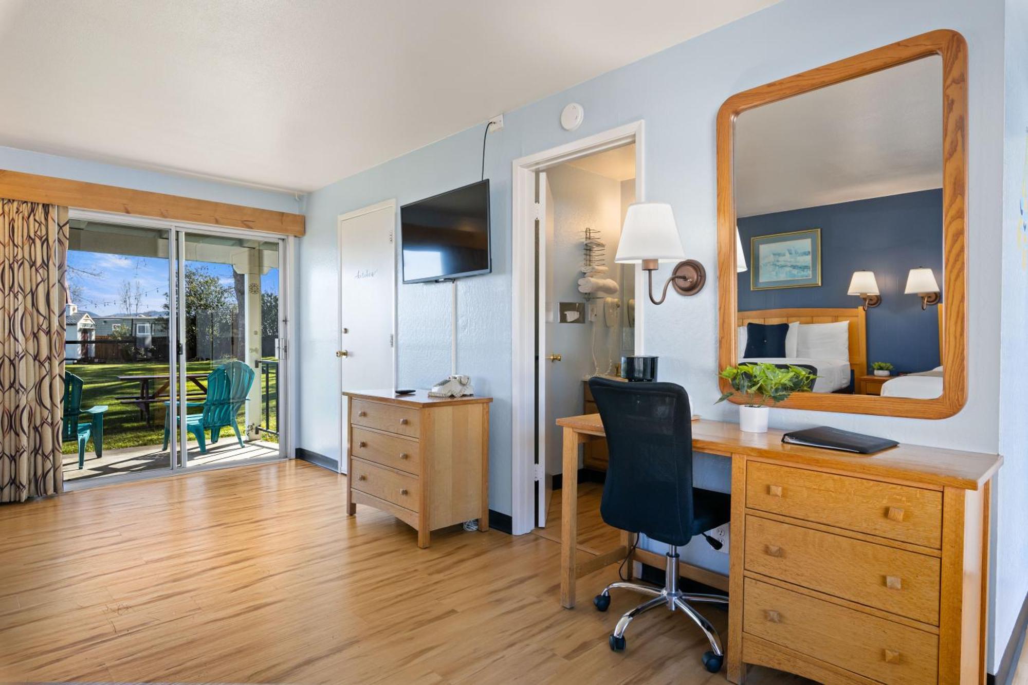 Hotel Skylark Shores 4*