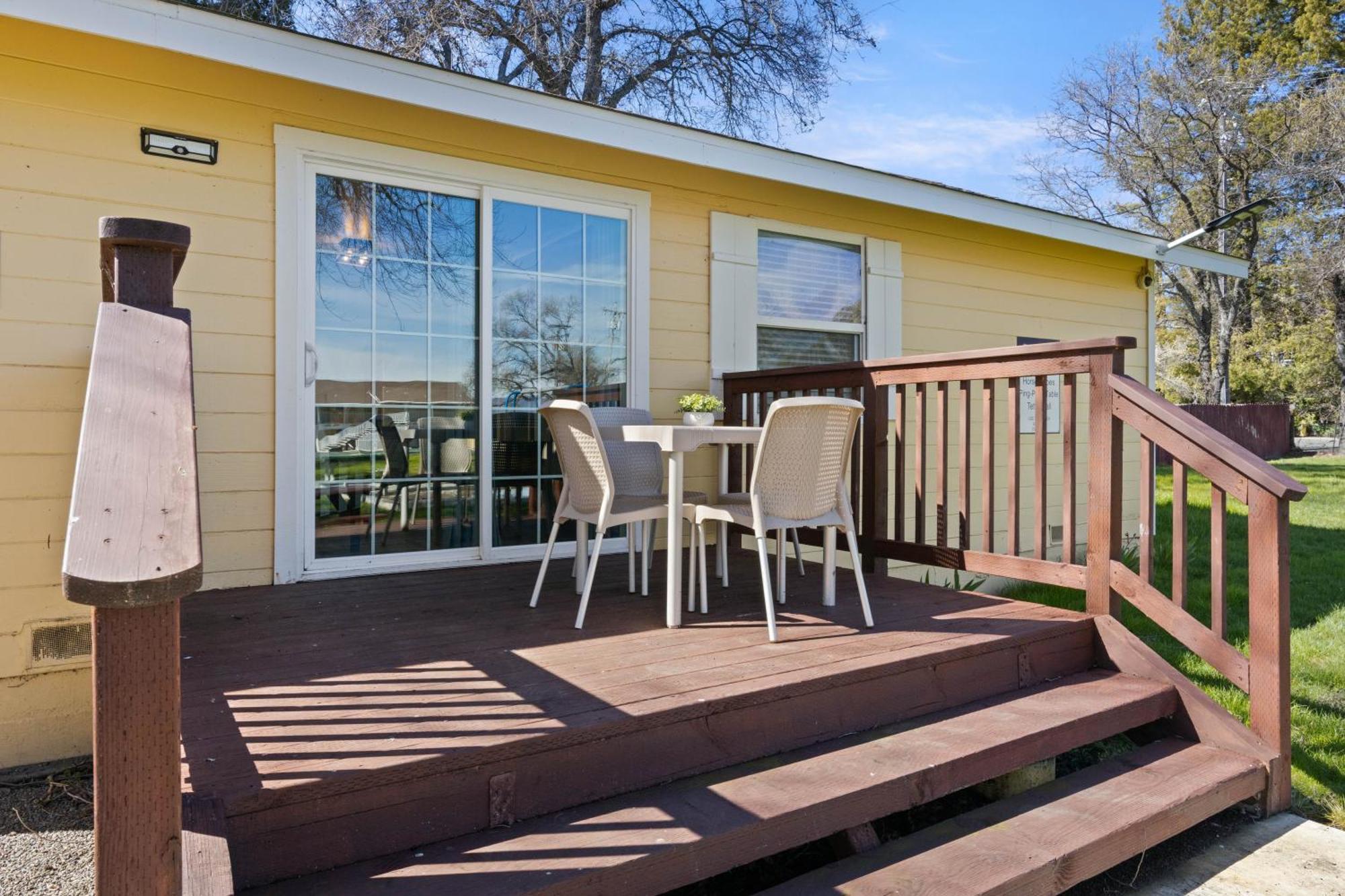 Skylark Shores Hotel 4*